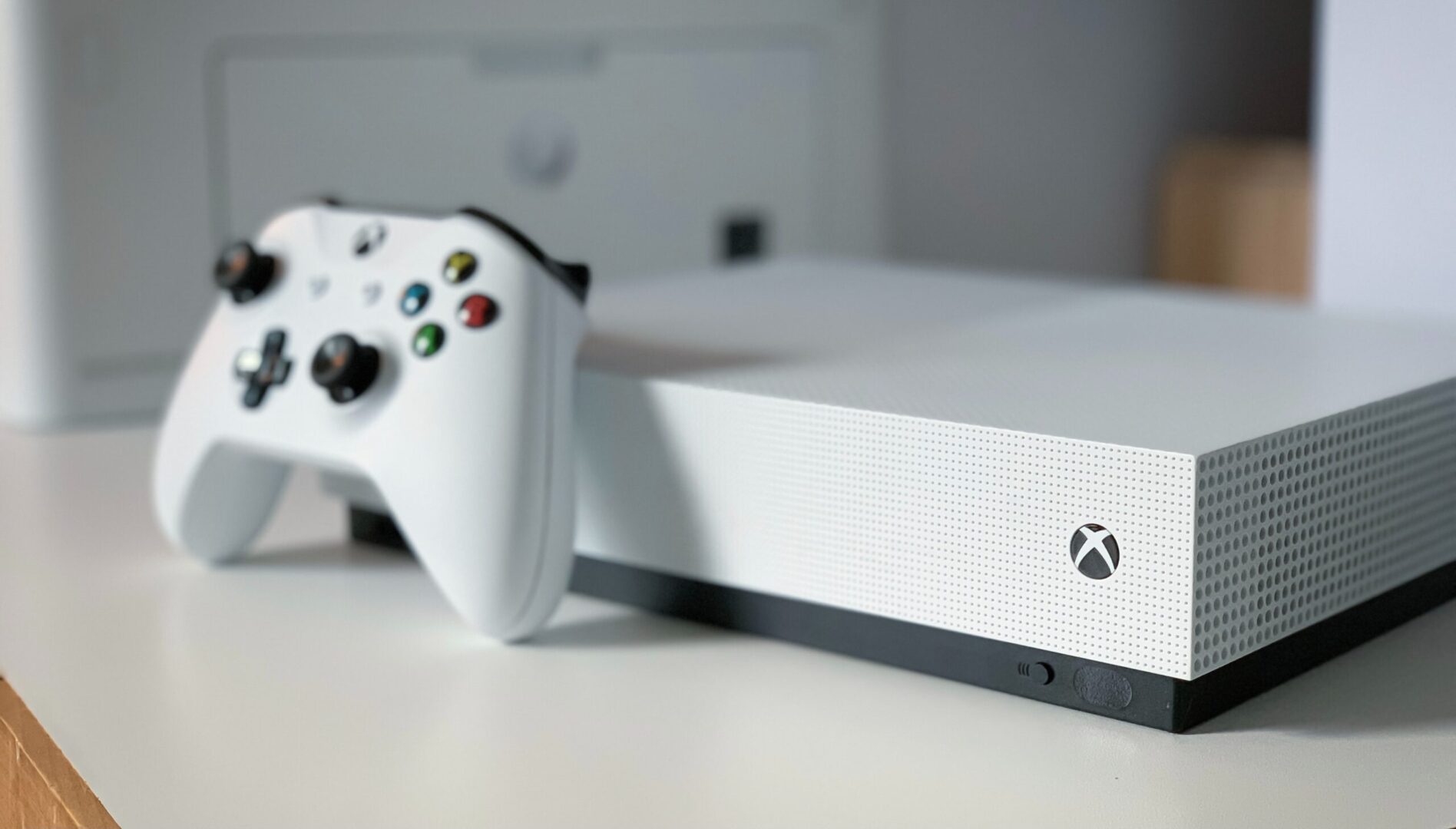 Játékstreamelő kütyün dolgozik a Microsoft, jöhet a pici Xbox