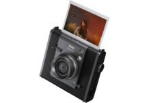 A Fujifilm bejelentette az Instax Wide Evo Hybrid instant fényképezőgépet