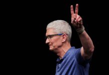 Megrogyott a mobilpiac, az Apple viszont élre állt a válság közepén