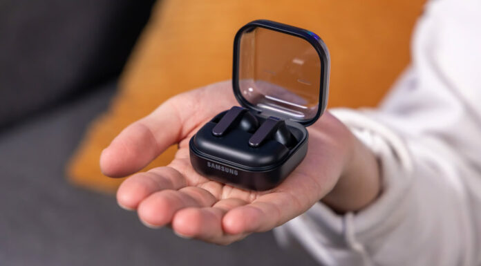 Fülre csíptethető Galaxy Buds készül a Samsungnál